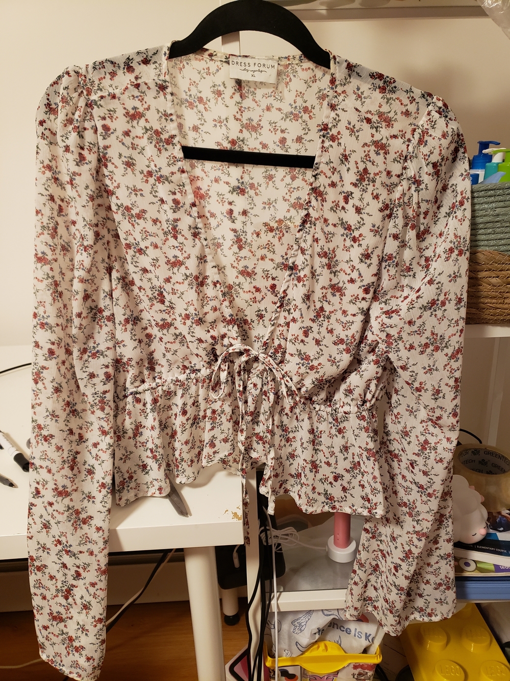 VERY CUTE Cream Floral Tie-Front Peplum Blouse